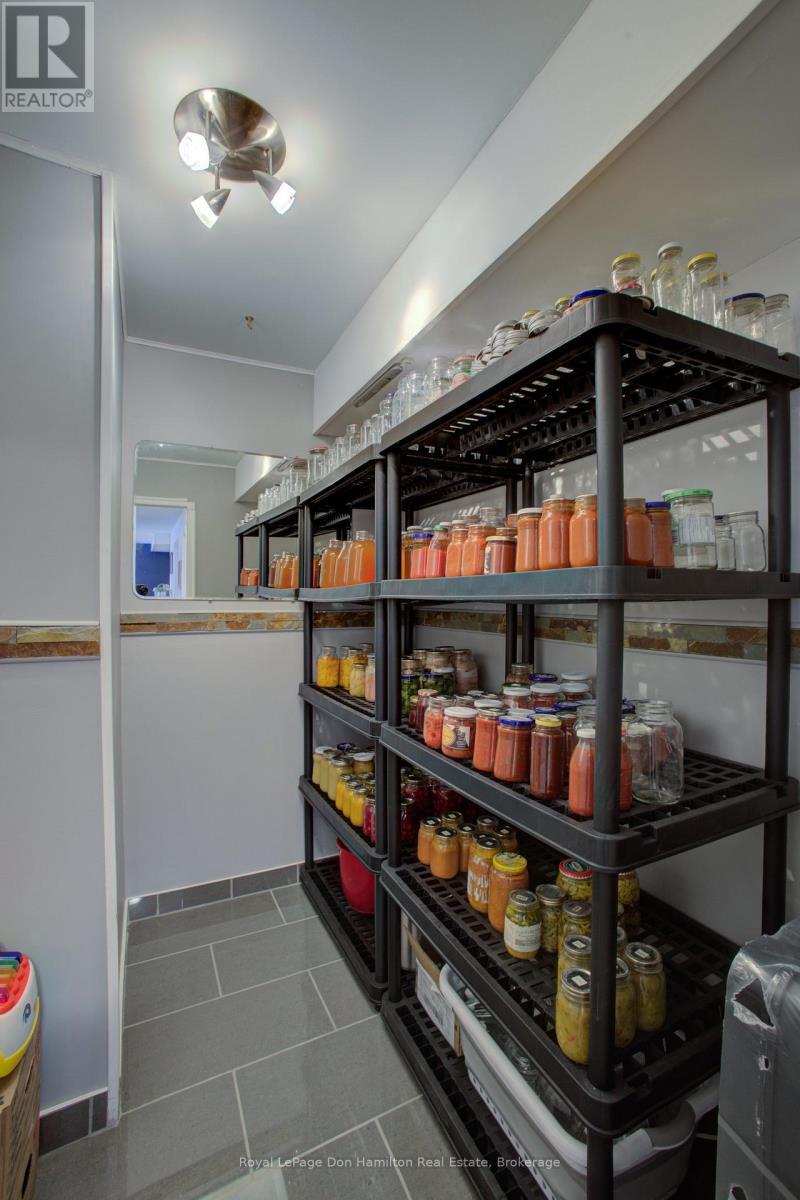 Cold Room - 675 Prospect Street, Minto, ON - Indoor