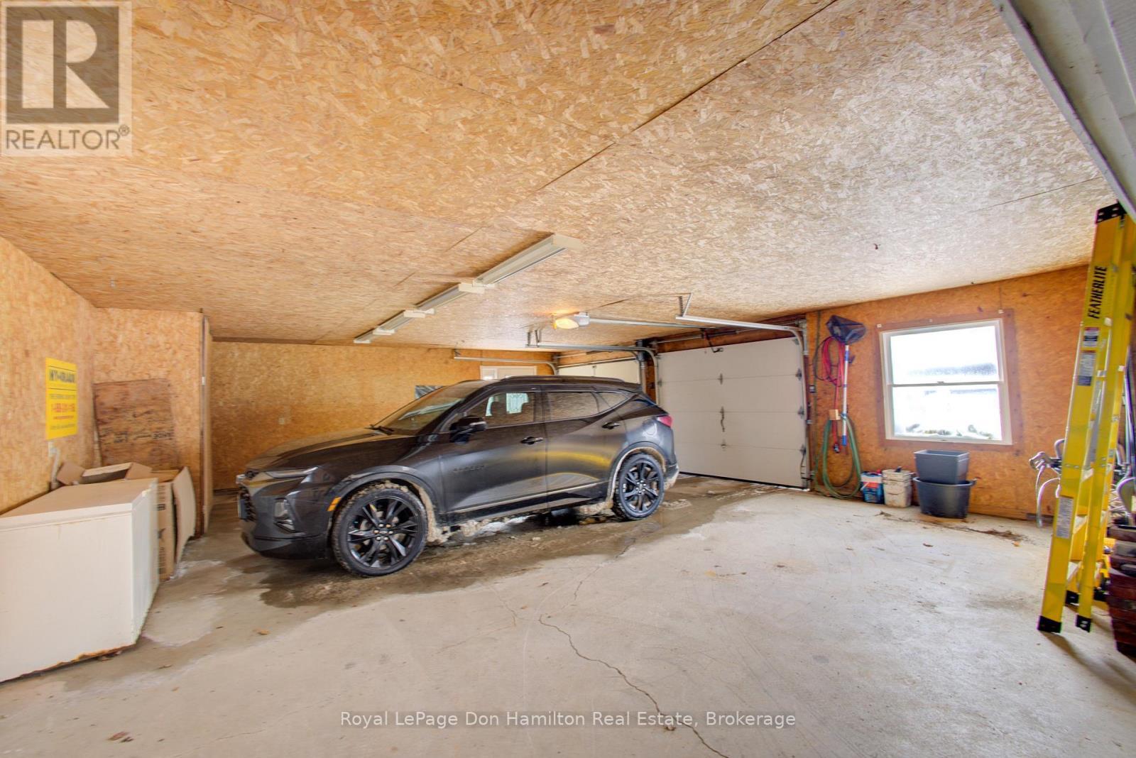 675 Prospect Street, Minto, ON - Indoor Photo Showing Garage