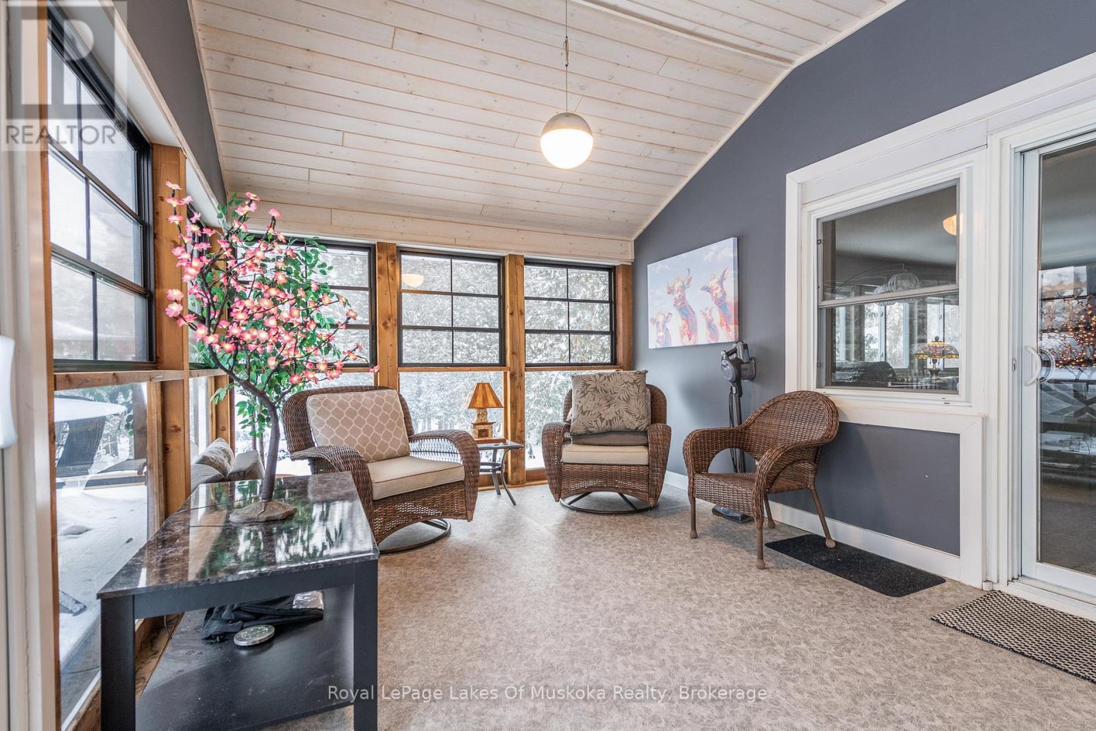 256 Woodland Drive, Huntsville (Chaffey), ON - Indoor Photo Showing Other Room