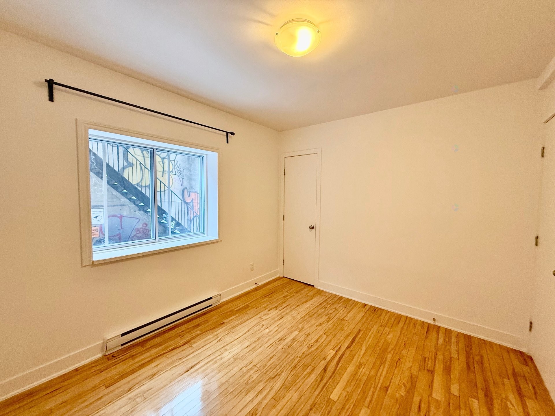 Chambre à coucher - 2-5385 10E Avenue, Montréal (Rosemont/La Petite-Patrie), QC - Indoor Photo Showing Other Room