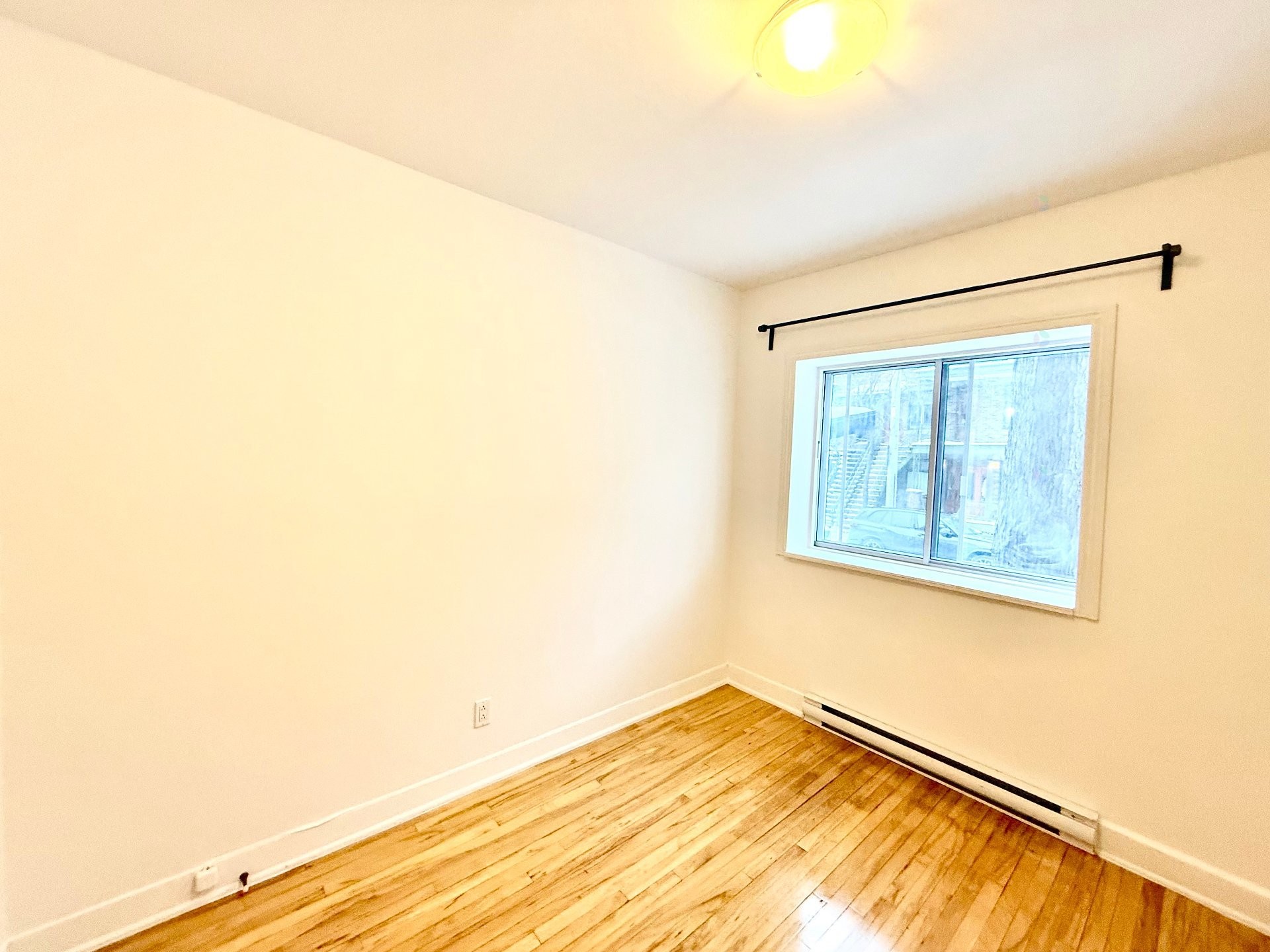 Chambre à coucher - 2-5385 10E Avenue, Montréal (Rosemont/La Petite-Patrie), QC - Indoor Photo Showing Other Room