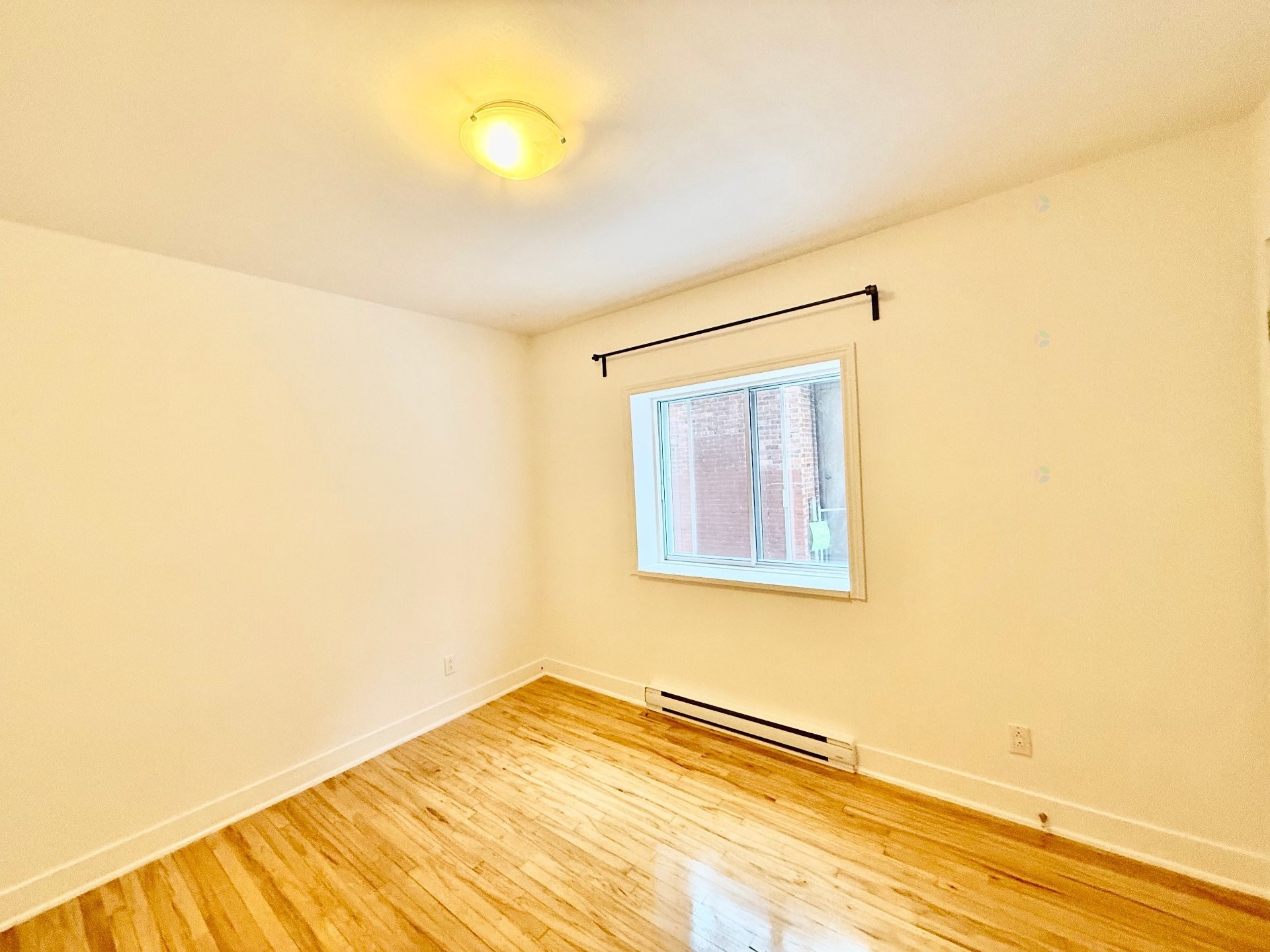 Chambre à coucher - 2-5385 10E Avenue, Montréal (Rosemont/La Petite-Patrie), QC - Indoor Photo Showing Other Room