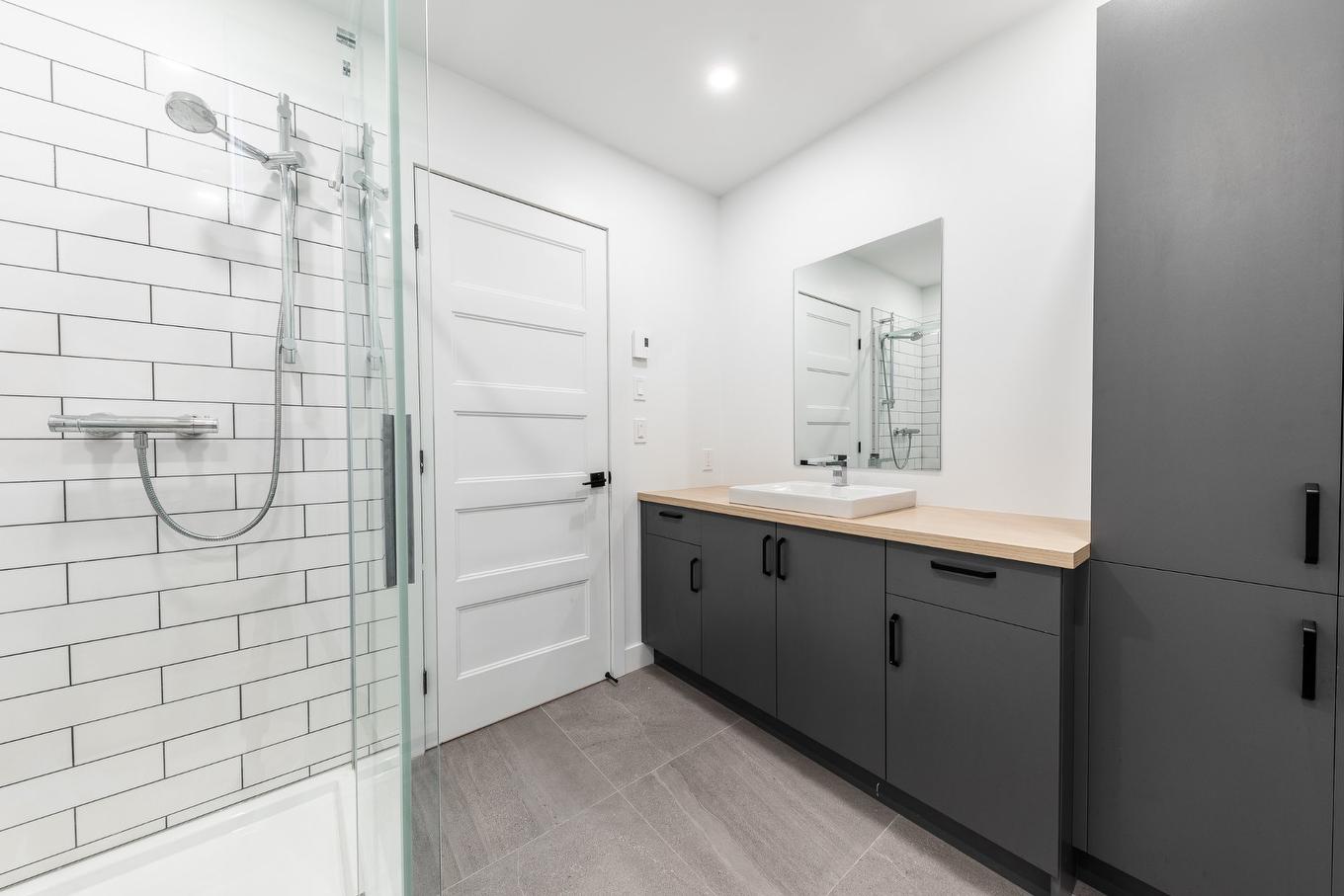 Salle de bains - 1028 Rue Bissonnette, Saint-Blaise-Sur-Richelieu, QC - Indoor Photo Showing Bathroom