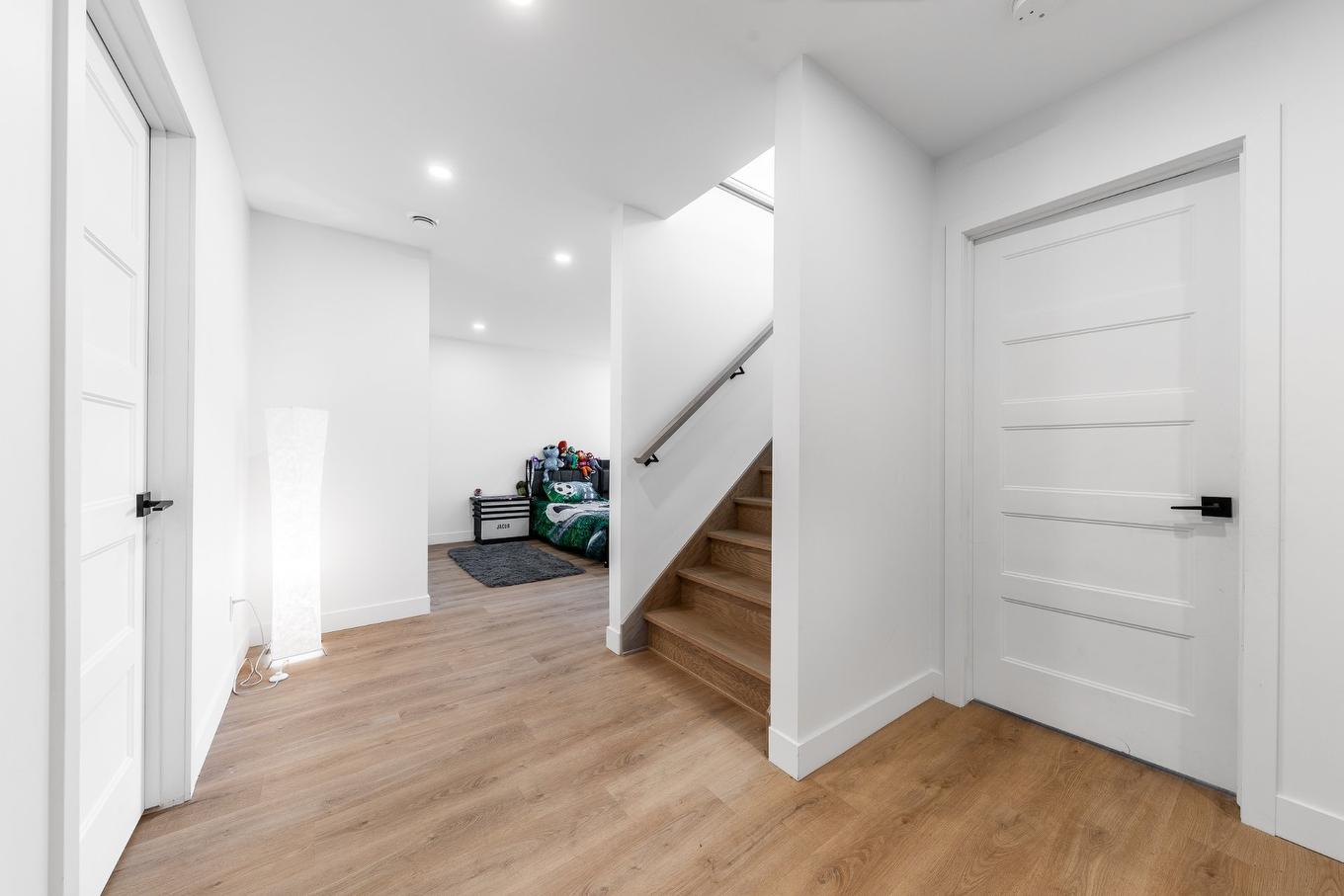 Corridor - 1028 Rue Bissonnette, Saint-Blaise-Sur-Richelieu, QC - Indoor Photo Showing Other Room