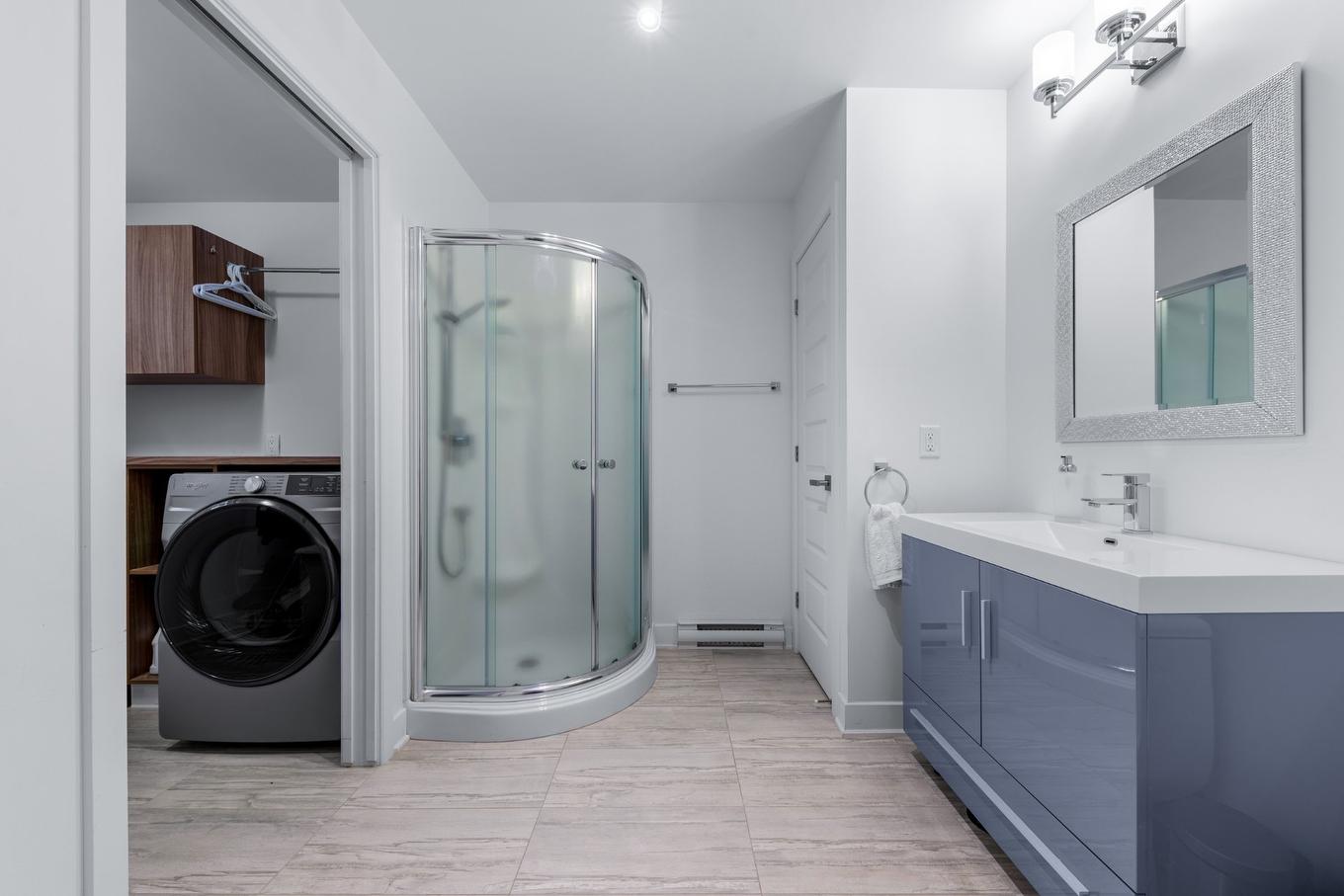 Salle de bains - 175 Rue Bella, Saint-Jean-Sur-Richelieu, QC - Indoor Photo Showing Laundry Room