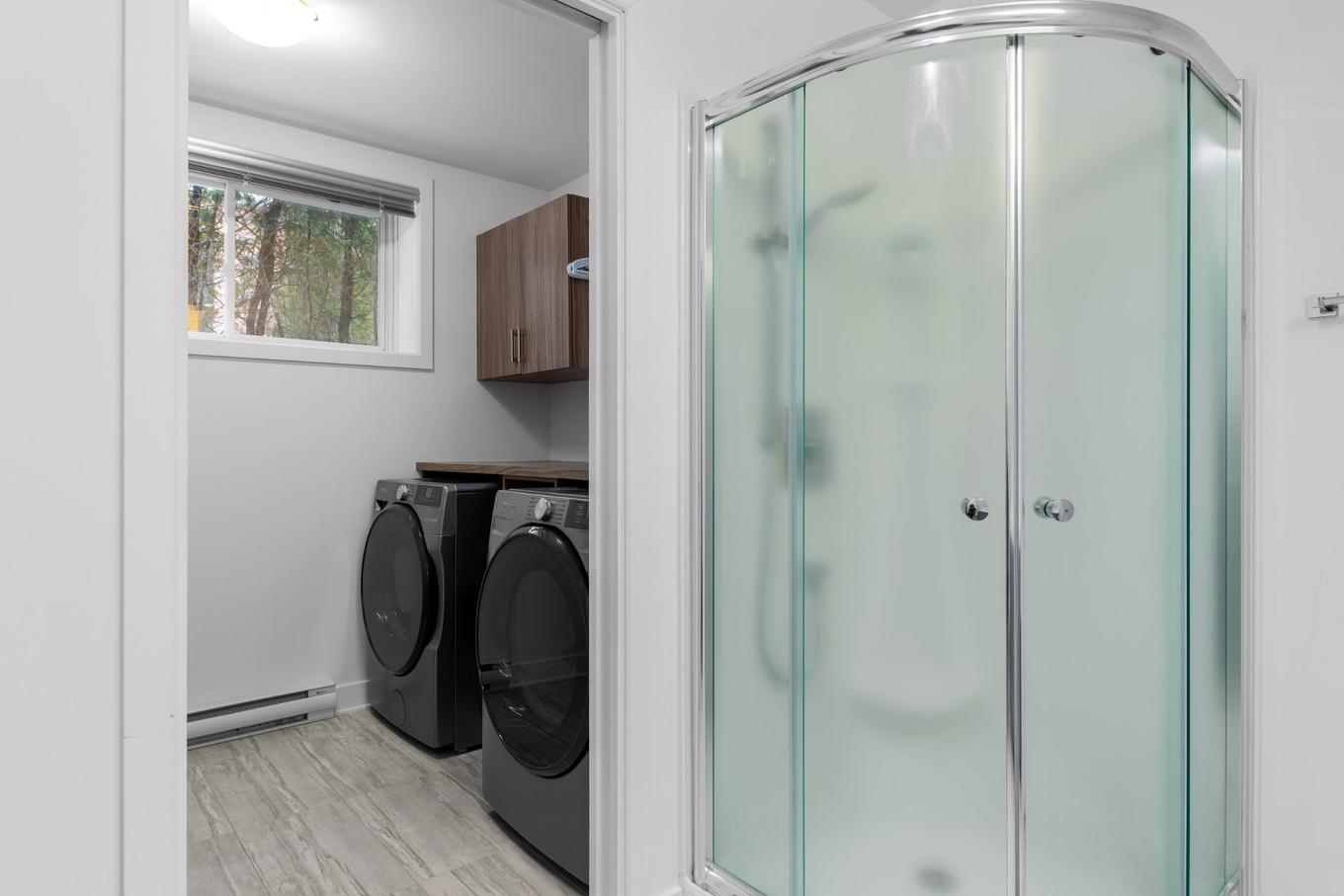 Salle de bains - 175 Rue Bella, Saint-Jean-Sur-Richelieu, QC - Indoor Photo Showing Laundry Room