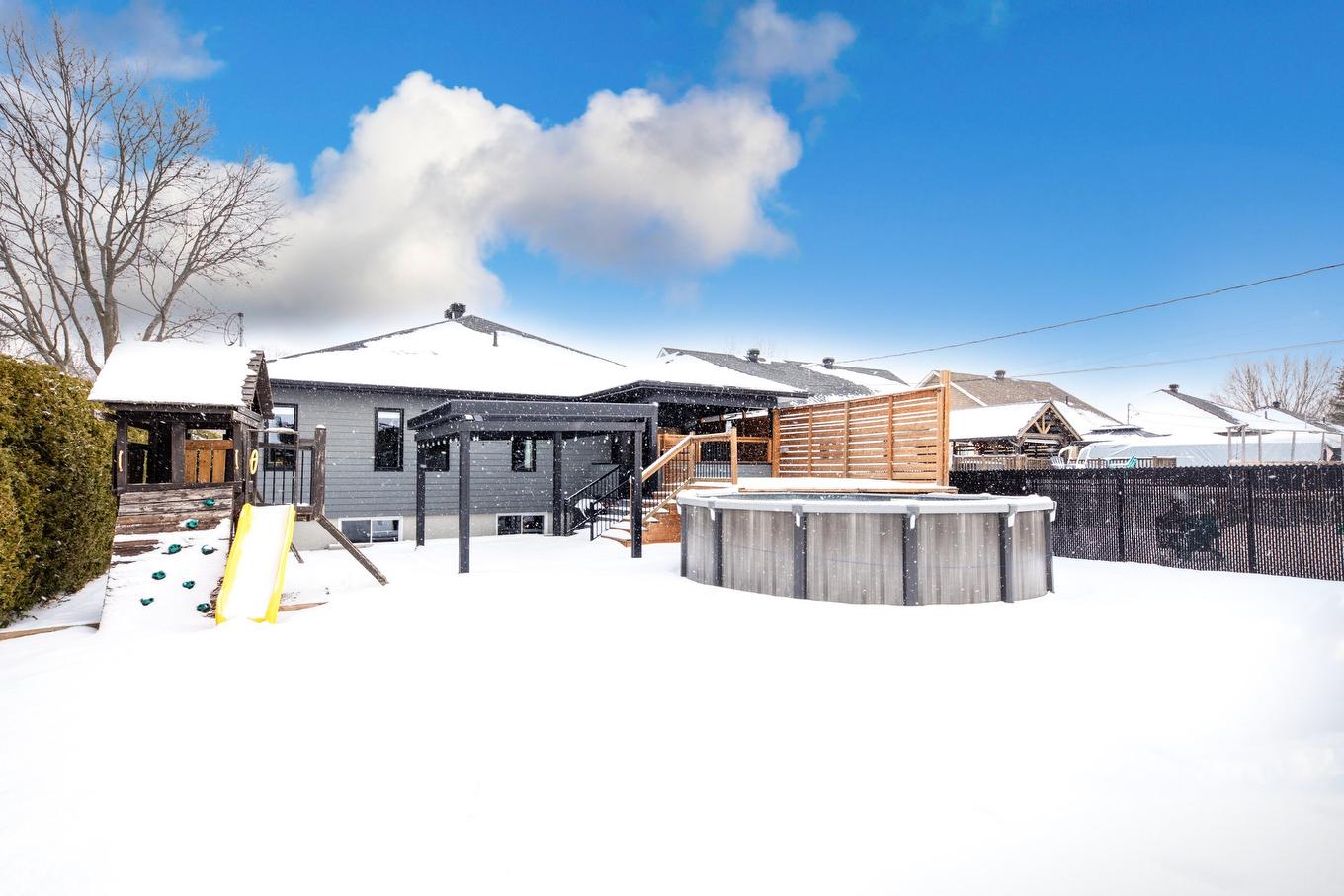 Cour - 175 Rue Bella, Saint-Jean-Sur-Richelieu, QC - Outdoor