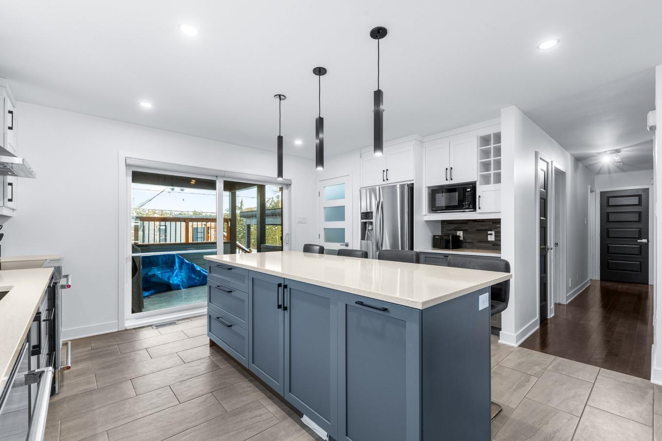 Cuisine - 175 Rue Bella, Saint-Jean-Sur-Richelieu, QC - Indoor Photo Showing Kitchen With Upgraded Kitchen