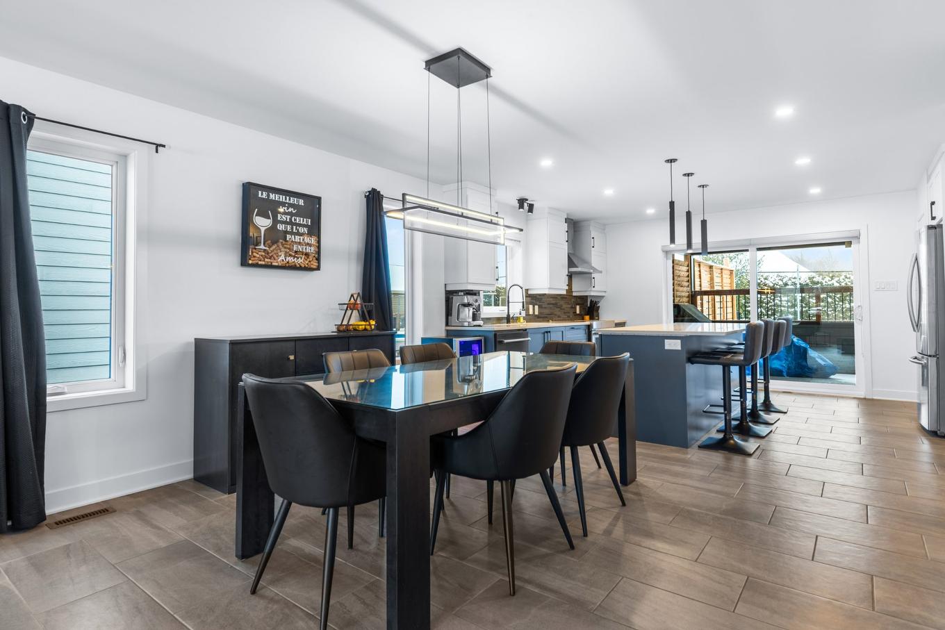 Salle à manger - 175 Rue Bella, Saint-Jean-Sur-Richelieu, QC - Indoor Photo Showing Dining Room