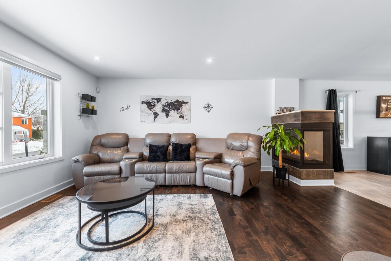 Salon - 175 Rue Bella, Saint-Jean-Sur-Richelieu, QC - Indoor Photo Showing Living Room