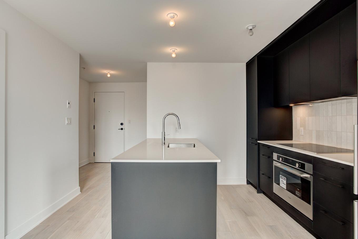 Cuisine - 1024-7227 Boul. Newman, Montréal (Lasalle), QC - Indoor Photo Showing Kitchen