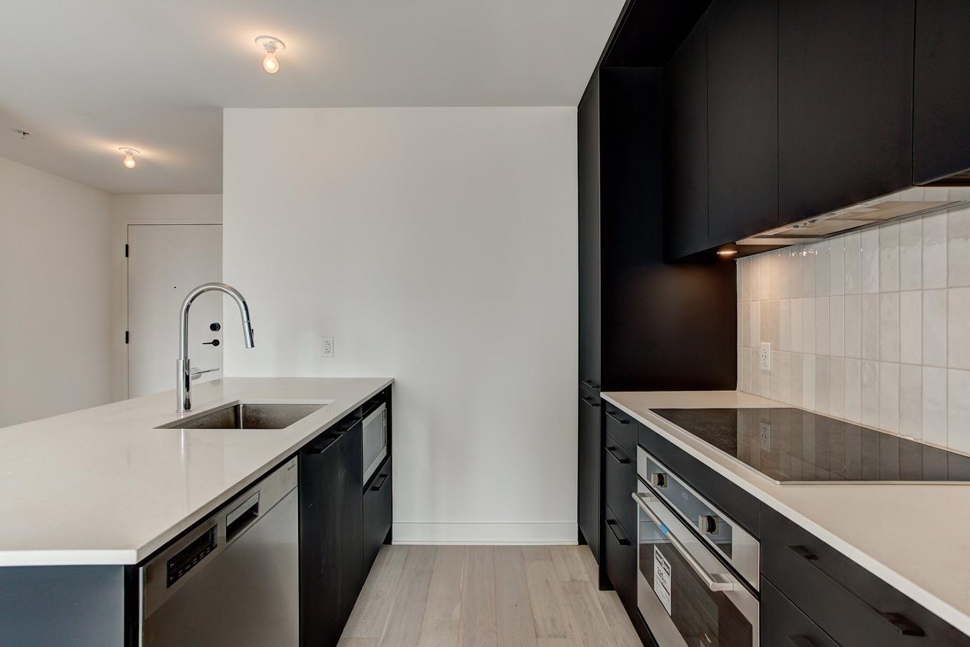 Cuisine - 1024-7227 Boul. Newman, Montréal (Lasalle), QC - Indoor Photo Showing Kitchen With Upgraded Kitchen