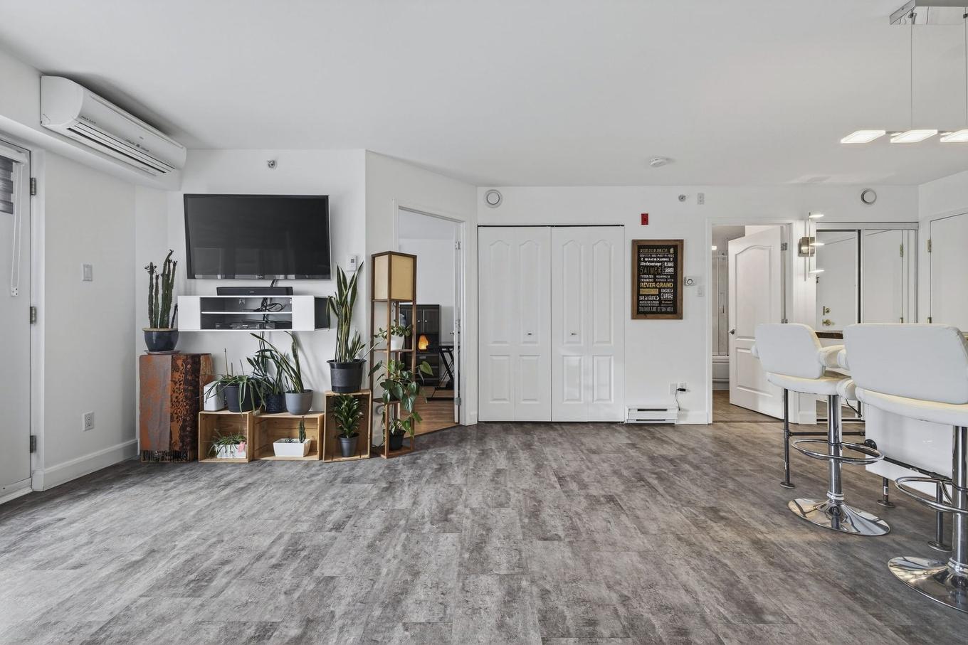 Living room - 410-5520 Boul. Henri-Bourassa, Québec (Charlesbourg), QC - Indoor