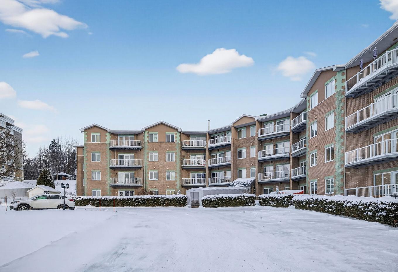 Frontage - 410-5520 Boul. Henri-Bourassa, Québec (Charlesbourg), QC - Outdoor With Facade