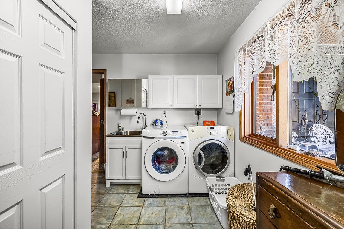 1804 13Th Avenue, Cranbrook, BC - Indoor Photo Showing Laundry Room