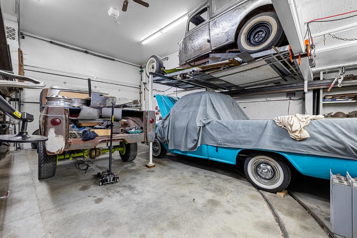 1804 13Th Avenue, Cranbrook, BC - Indoor Photo Showing Garage