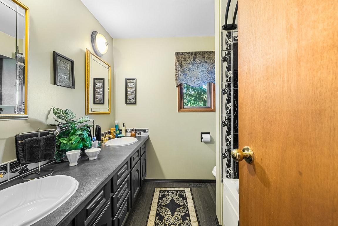 1804 13Th Avenue, Cranbrook, BC - Indoor Photo Showing Bathroom