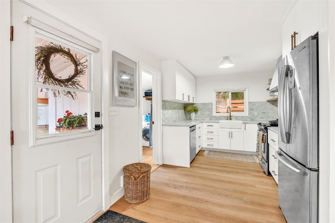 11716 Prairie Valley Road, Summerland, BC - Indoor Photo Showing Kitchen