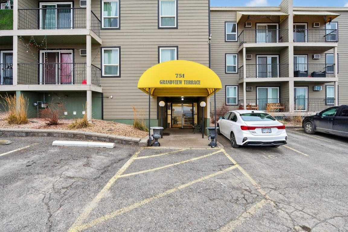 107-751 Grandview Terrace, Kamloops, BC - Outdoor With Balcony