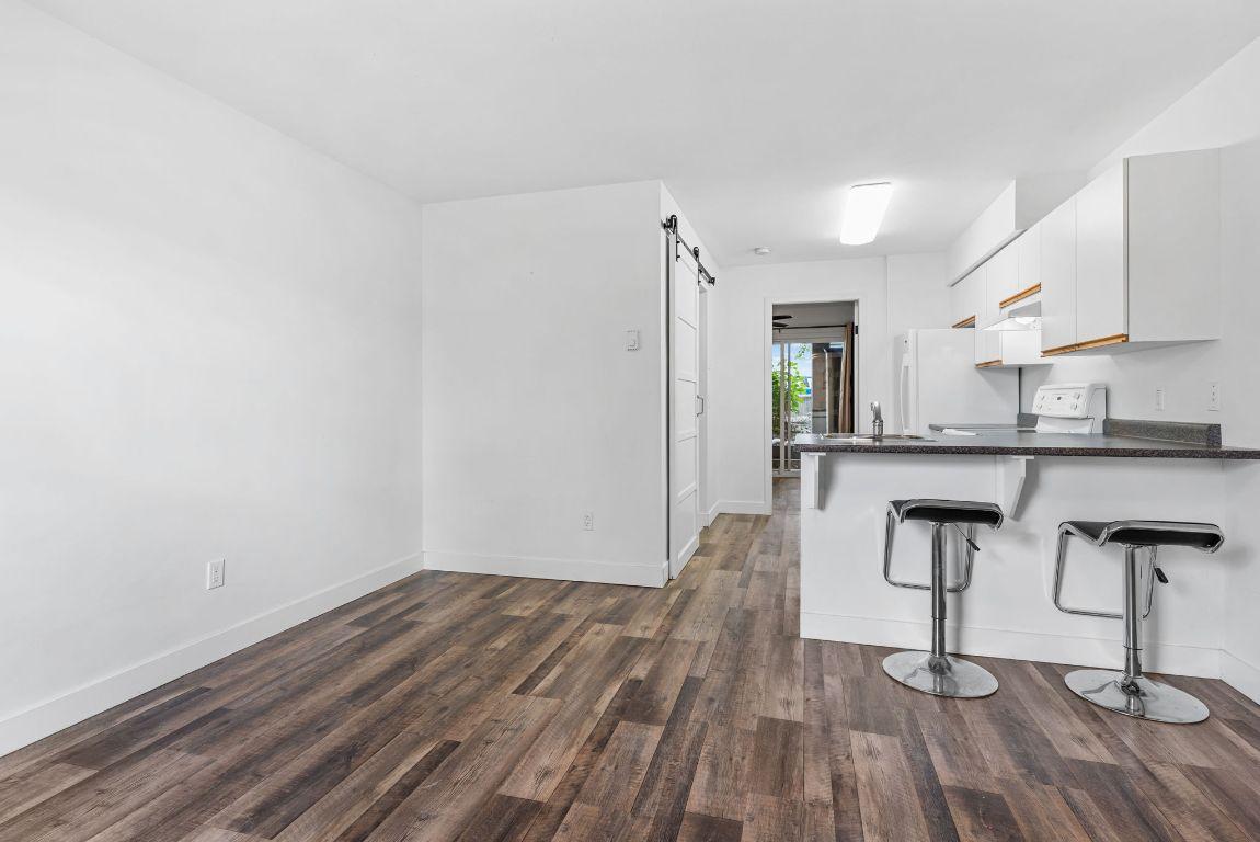 205-2585 Hebert Road, West Kelowna, BC - Indoor Photo Showing Other Room