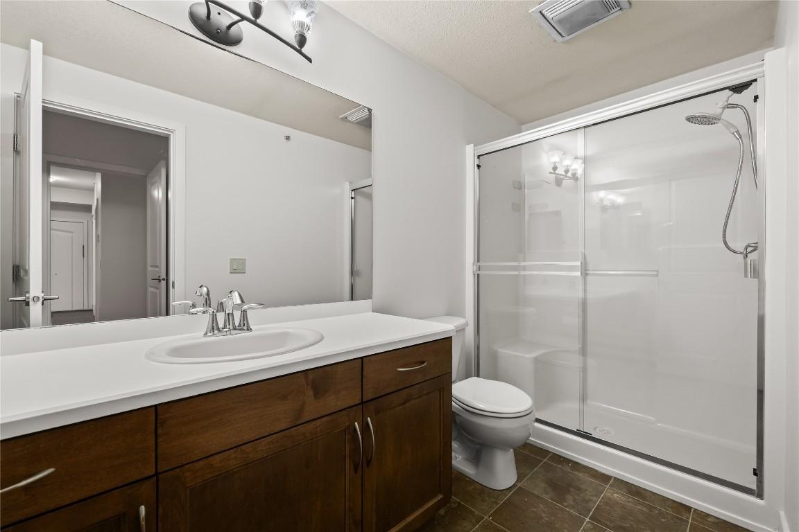 416-850 Saucier Avenue, Kelowna, BC - Indoor Photo Showing Bathroom