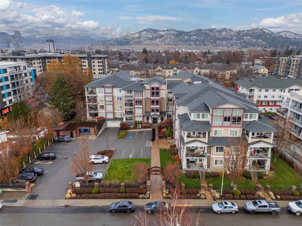 416-850 Saucier Avenue, Kelowna, BC - Outdoor With View