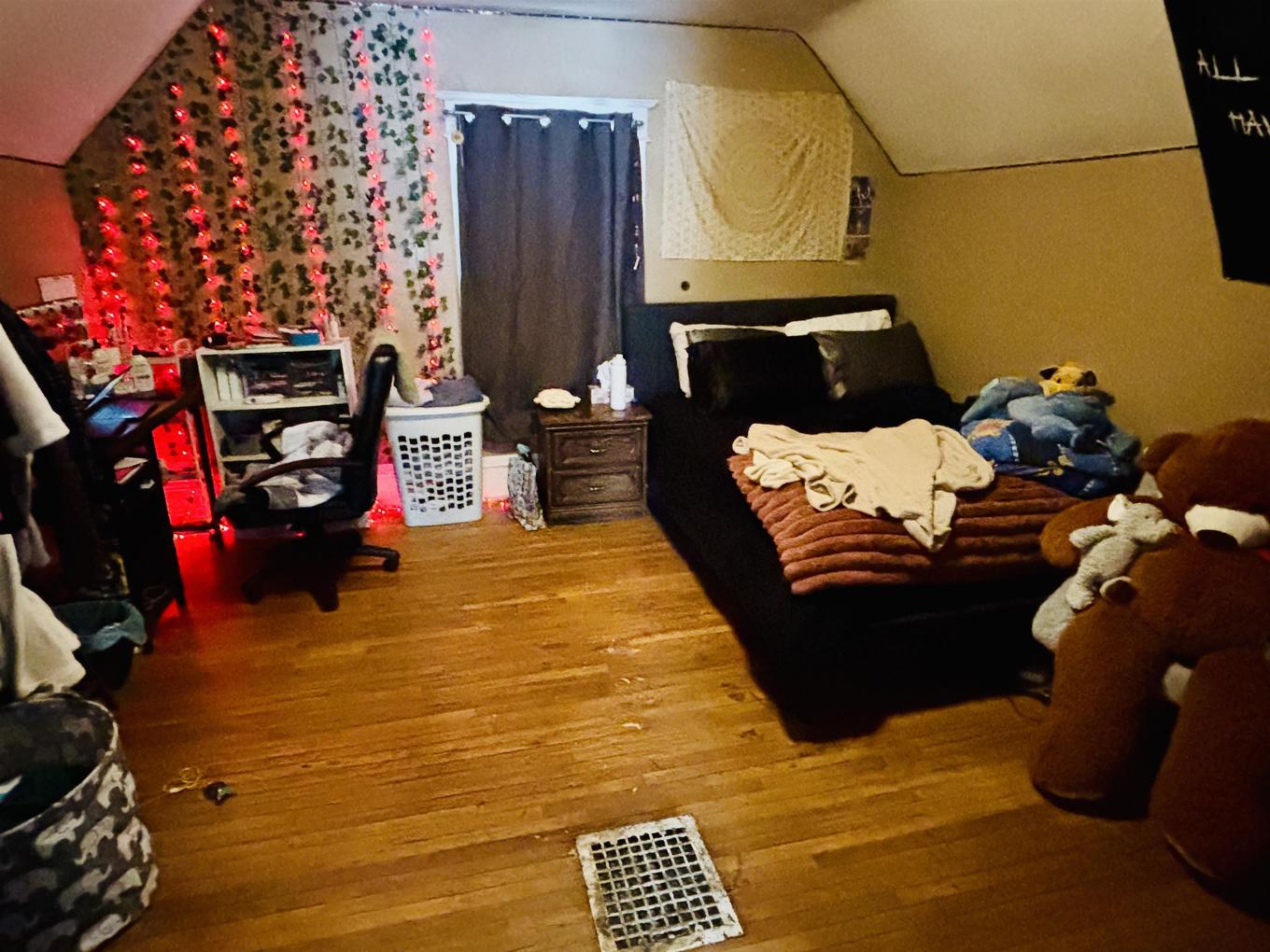 1212 S Edward Street South, Thunder Bay, ON - Indoor Photo Showing Other Room