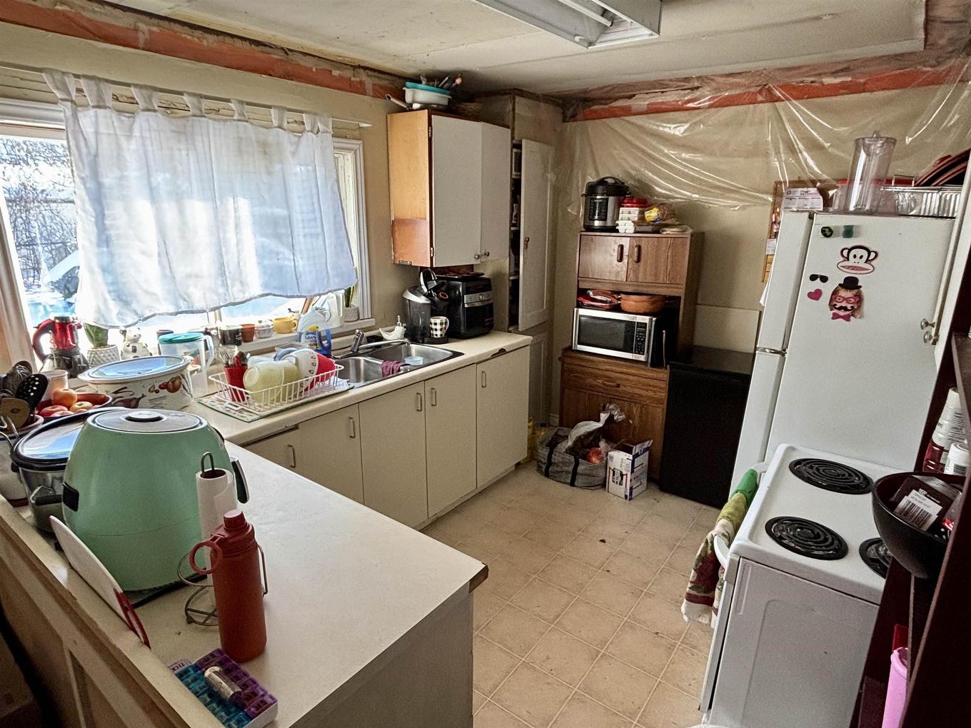 1212 S Edward Street South, Thunder Bay, ON - Indoor