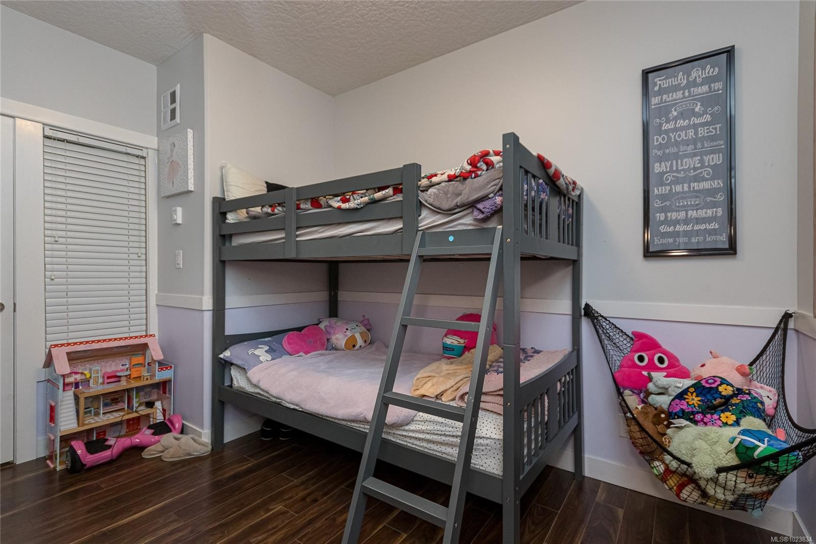 108-938 Dunford Ave, Langford, BC - Indoor Photo Showing Bedroom
