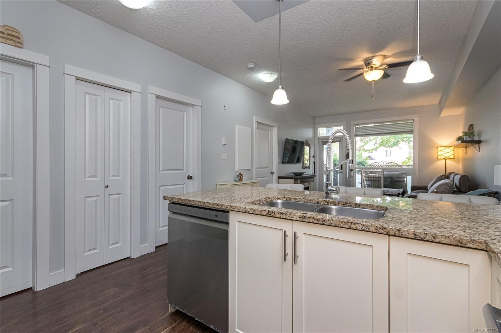 108-938 Dunford Ave, Langford, BC - Indoor Photo Showing Kitchen With Double Sink