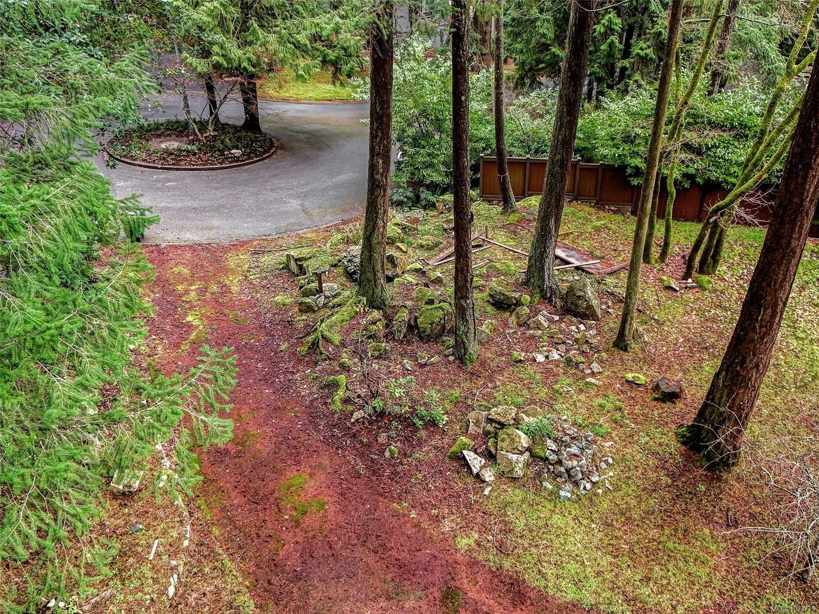 1005 Spiritwood Pl, Saanich, BC