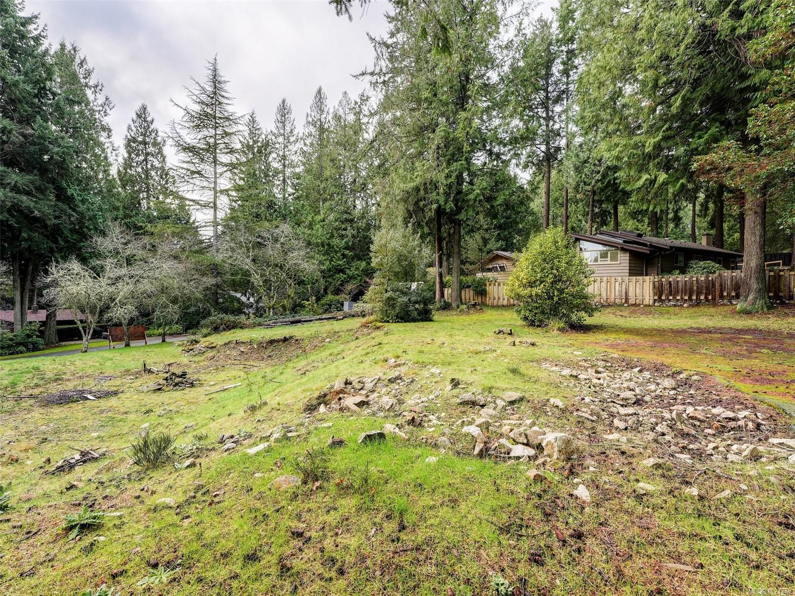 1005 Spiritwood Pl, Saanich, BC