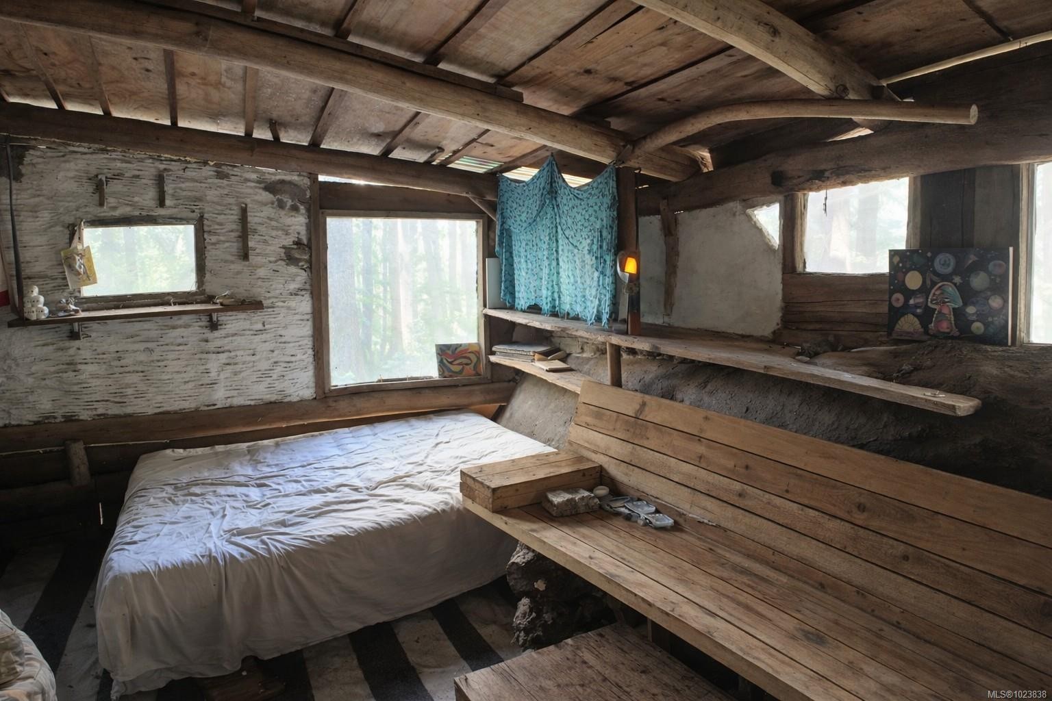 4480 Strachan Rd, Hornby Island, BC