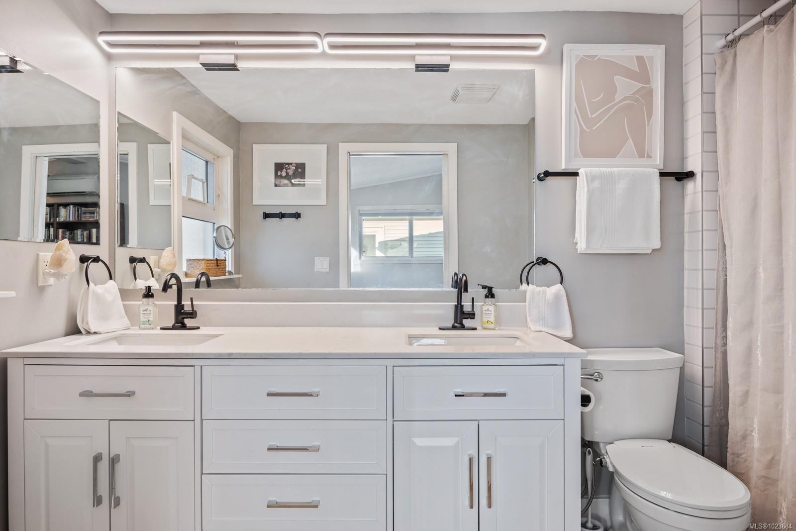 2153 Stadacona Dr, Comox, BC