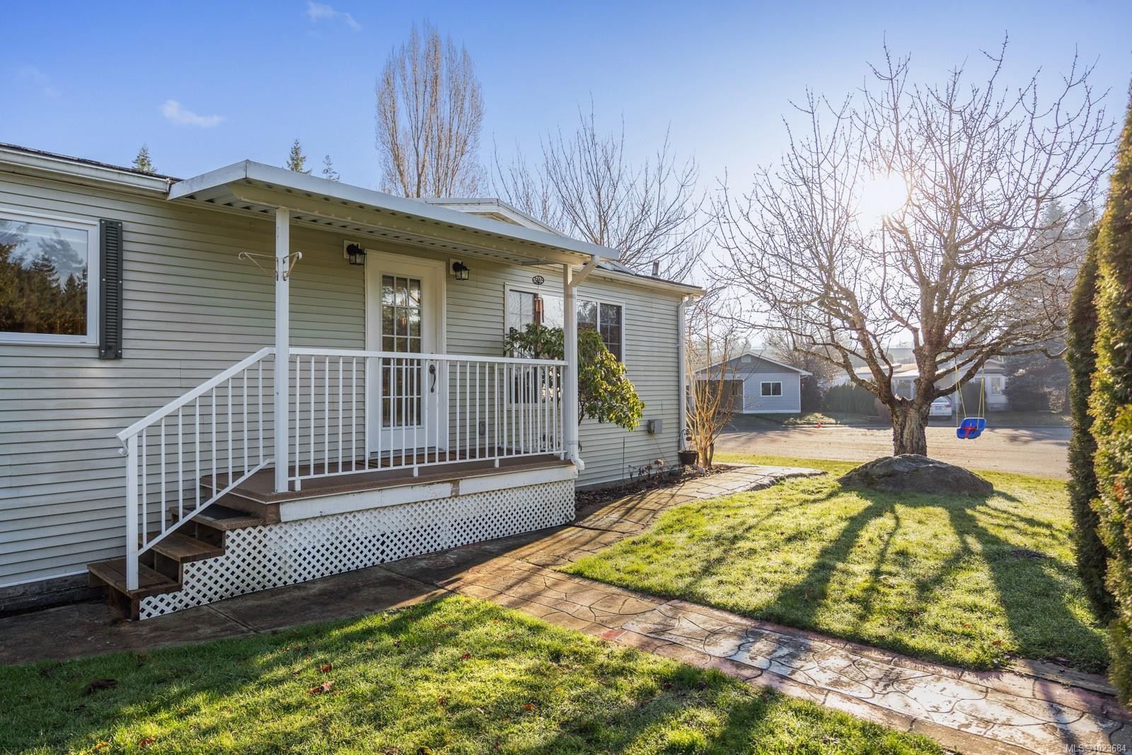 2153 Stadacona Dr, Comox, BC