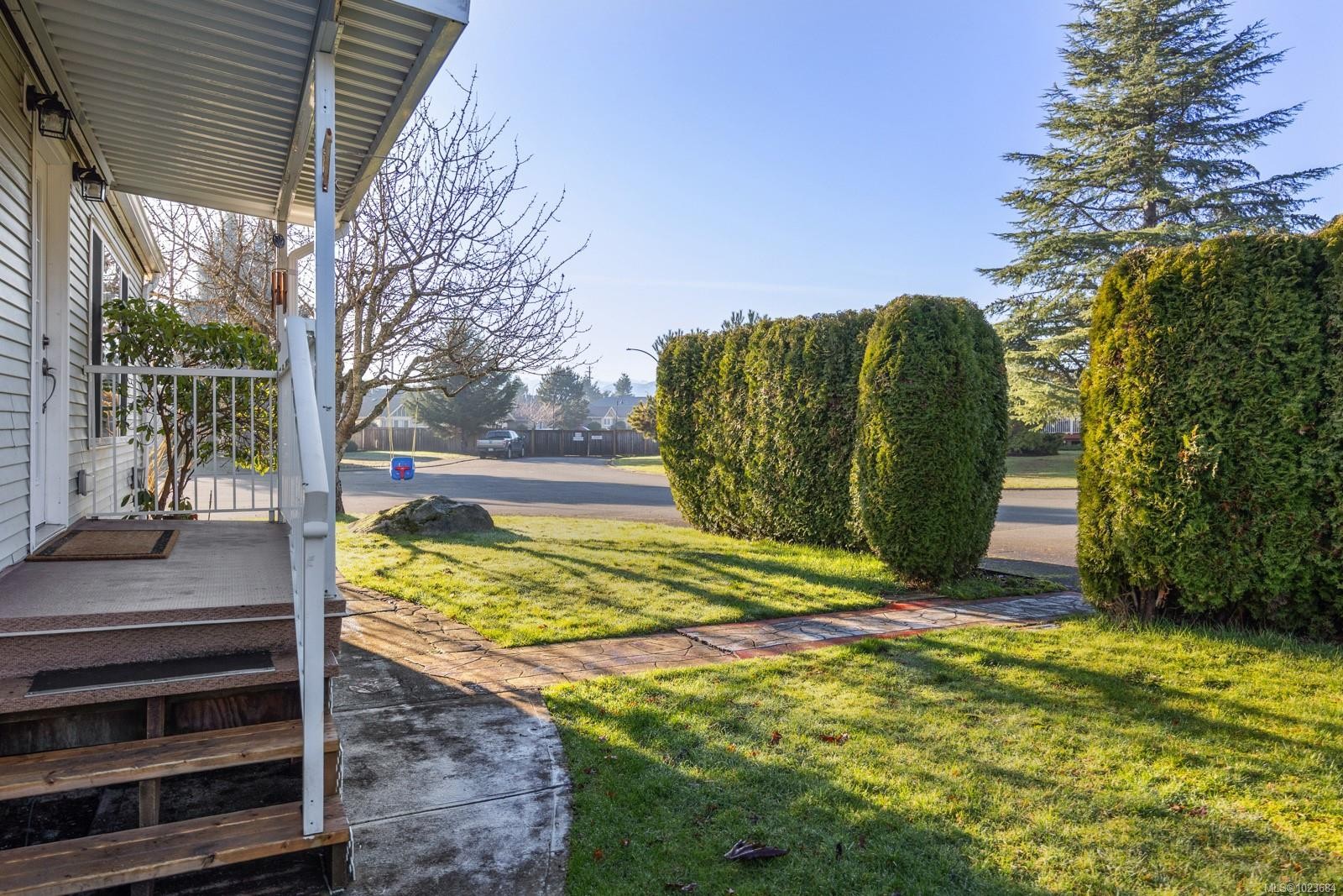 2153 Stadacona Dr, Comox, BC