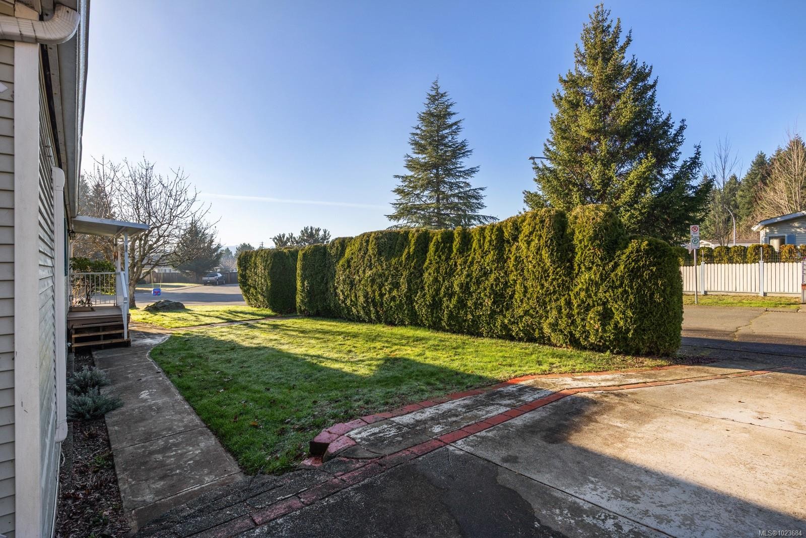 2153 Stadacona Dr, Comox, BC