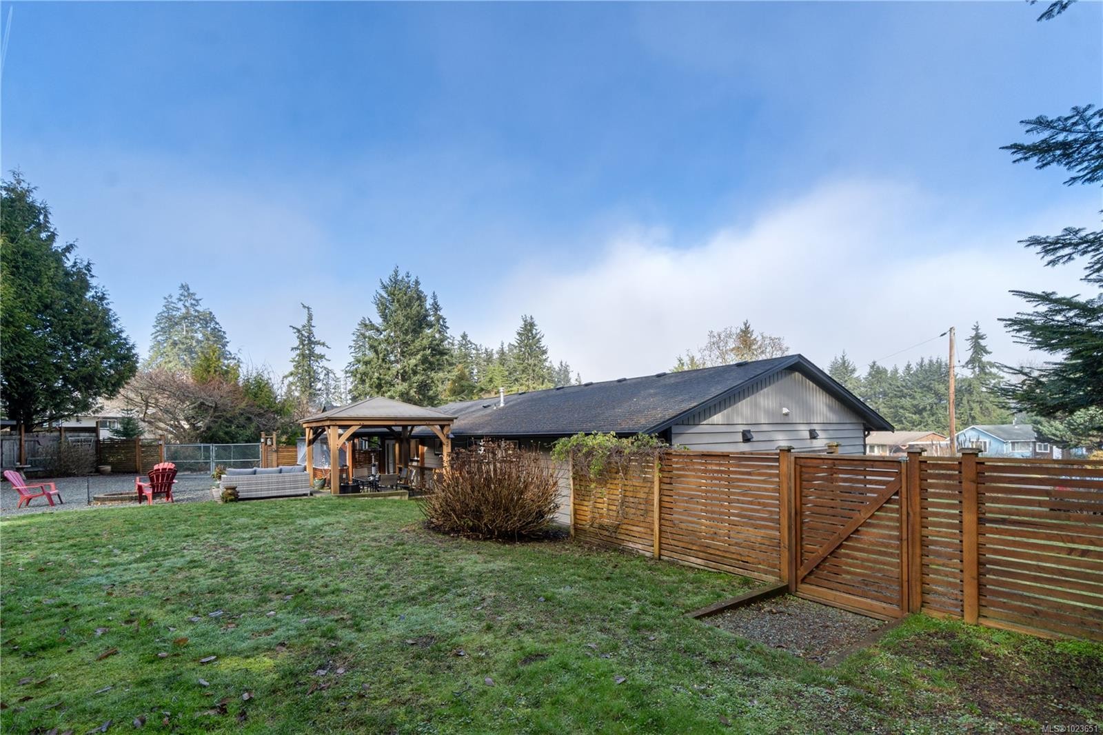 674 Hawthorne Rise, Parksville, BC