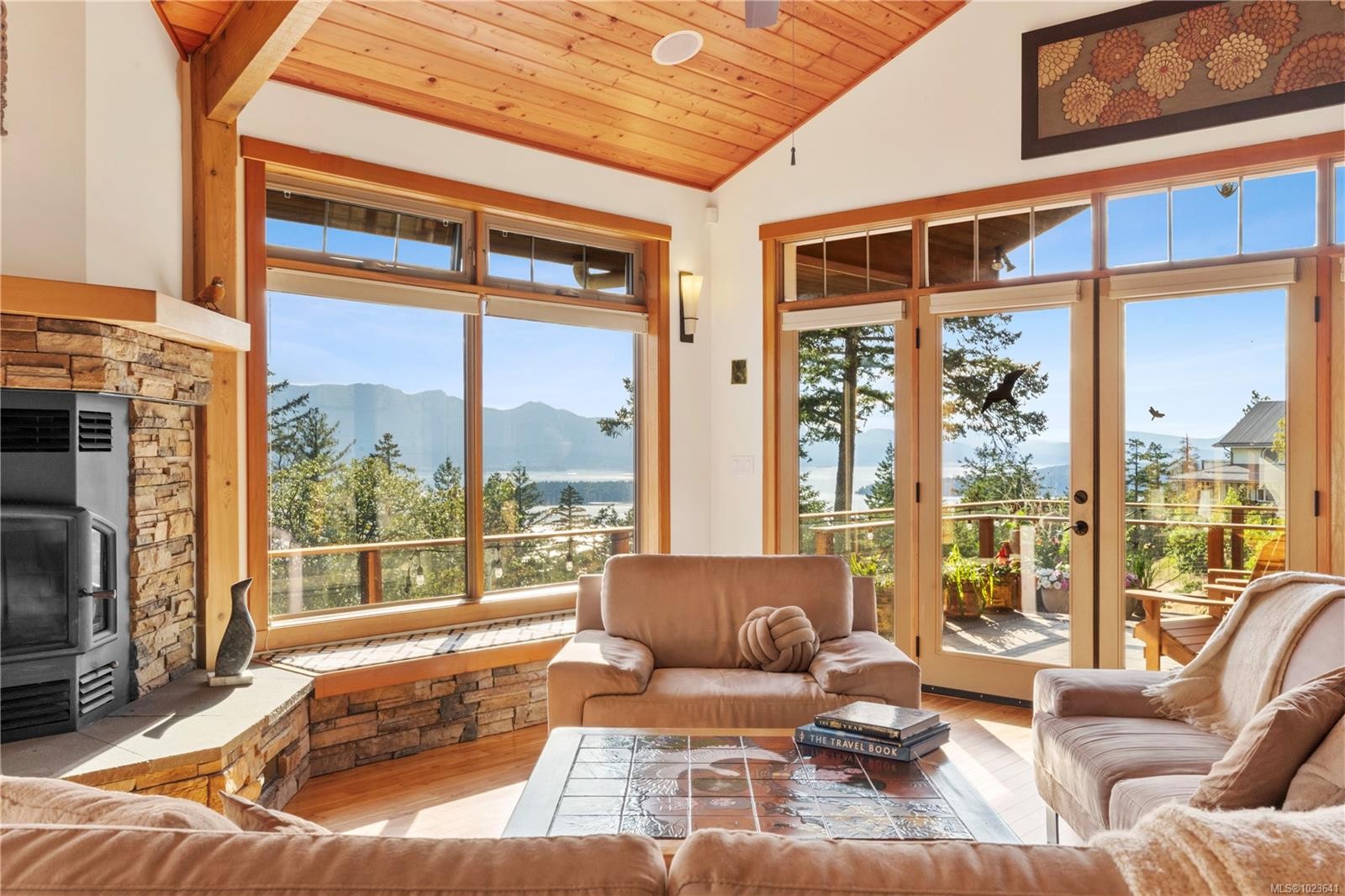 248 Suneagle Dr, Salt Spring, BC