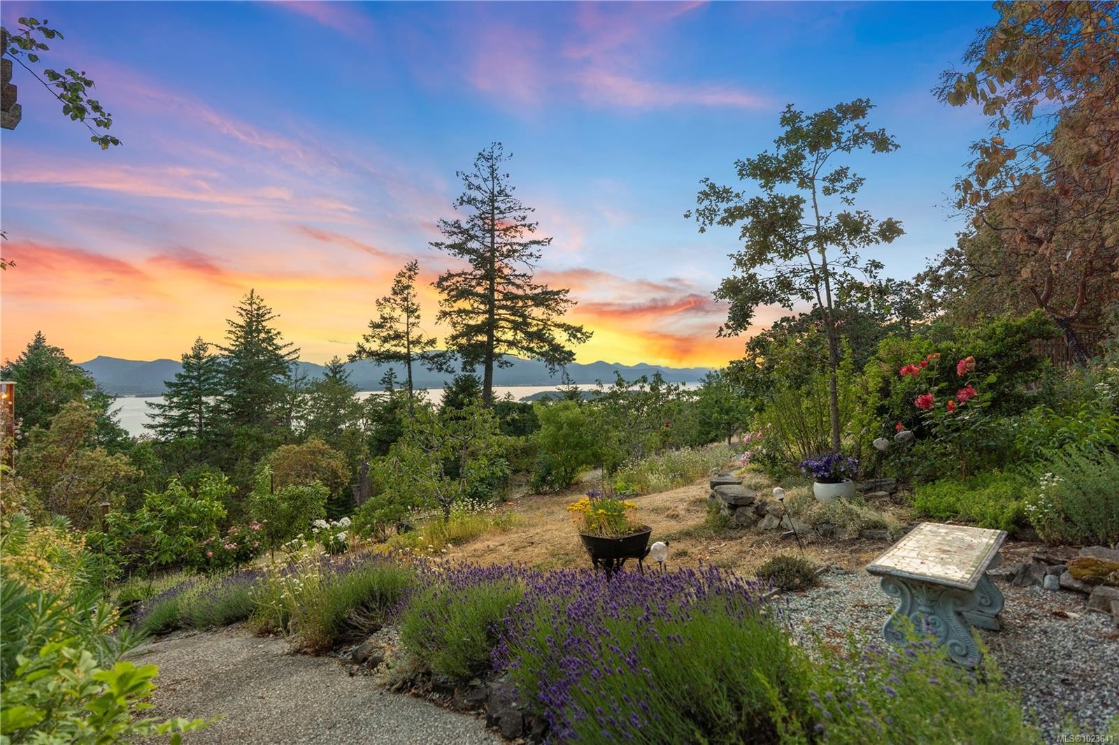 248 Suneagle Dr, Salt Spring, BC