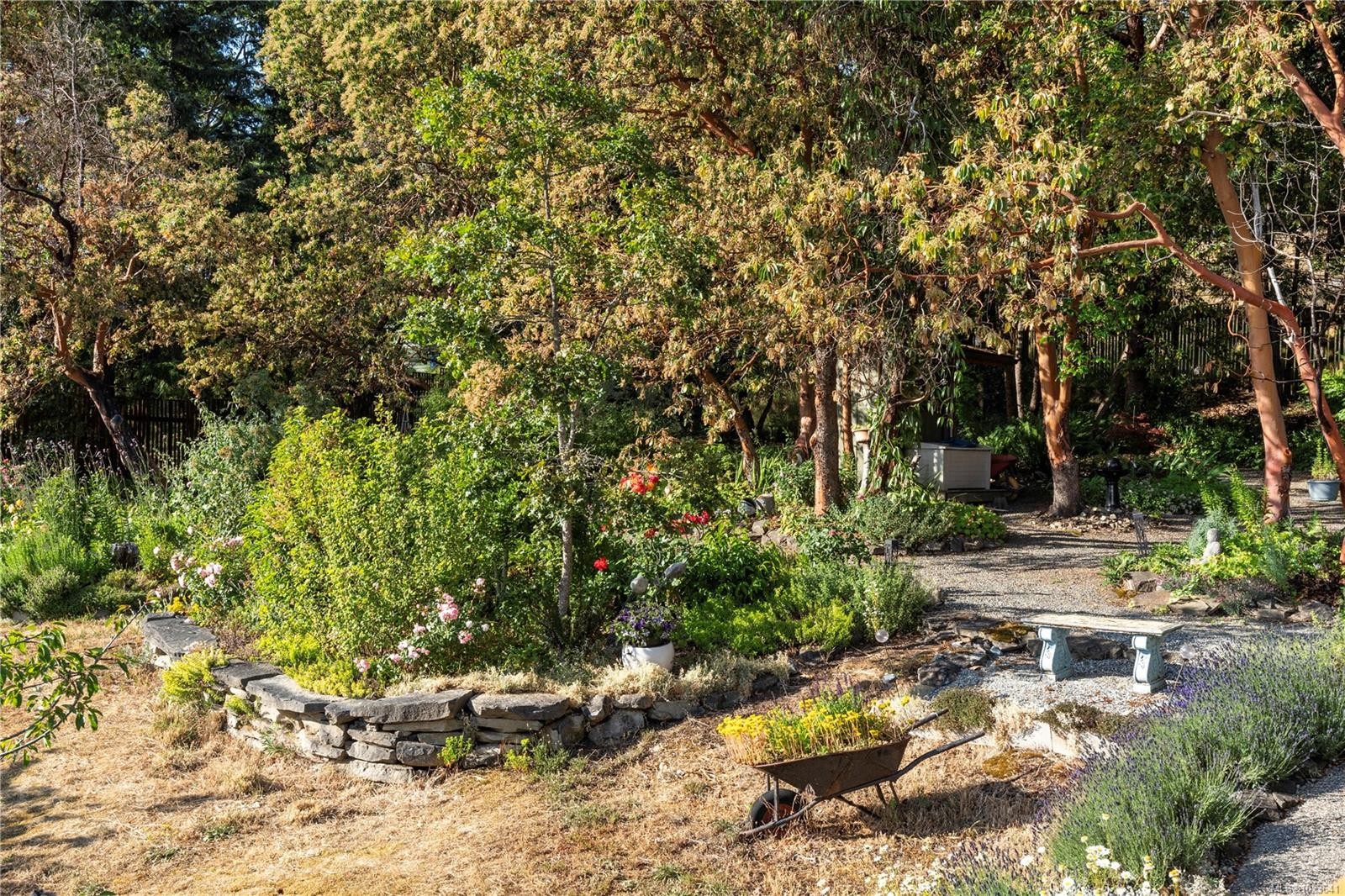 248 Suneagle Dr, Salt Spring, BC