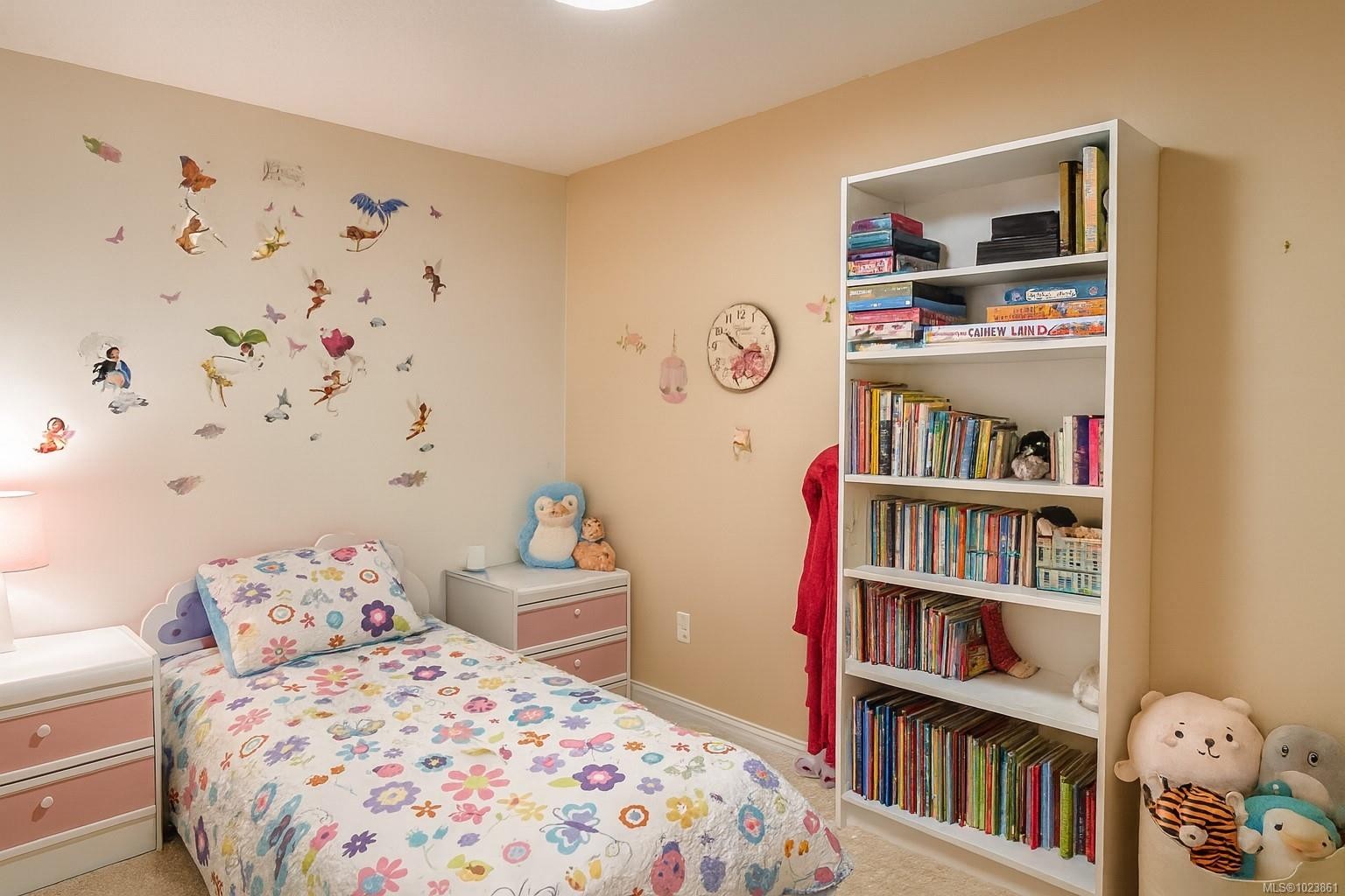 204-1240 Verdier Ave, Central Saanich, BC - Indoor Photo Showing Bedroom