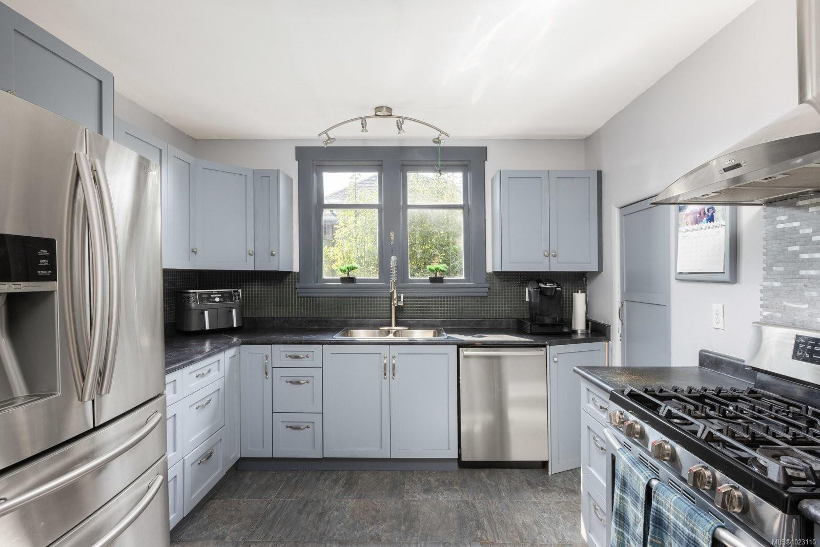 2393 Eastdowne Rd, Oak Bay, BC