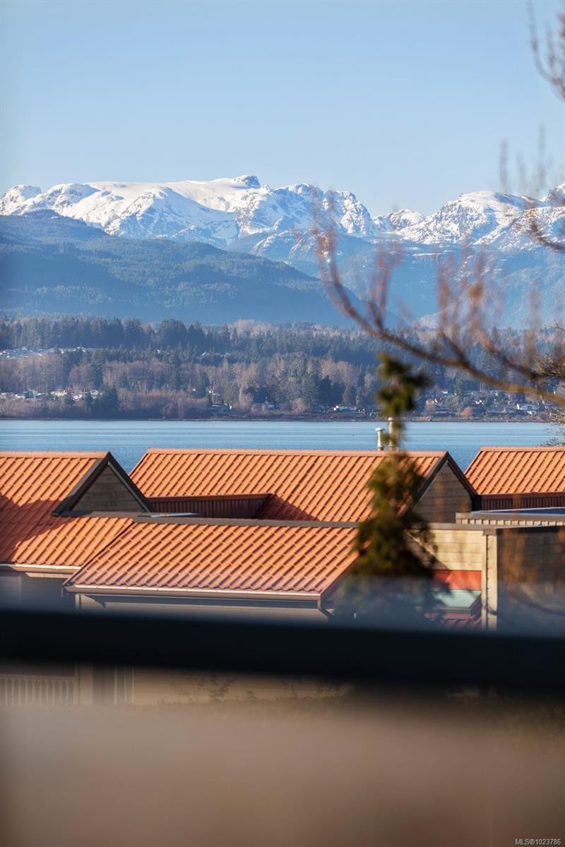 205-1819 Beaufort Ave, Comox, BC