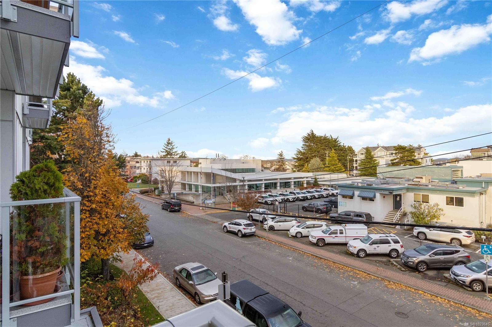302-9864 Fourth St, Sidney, BC - Outdoor With View