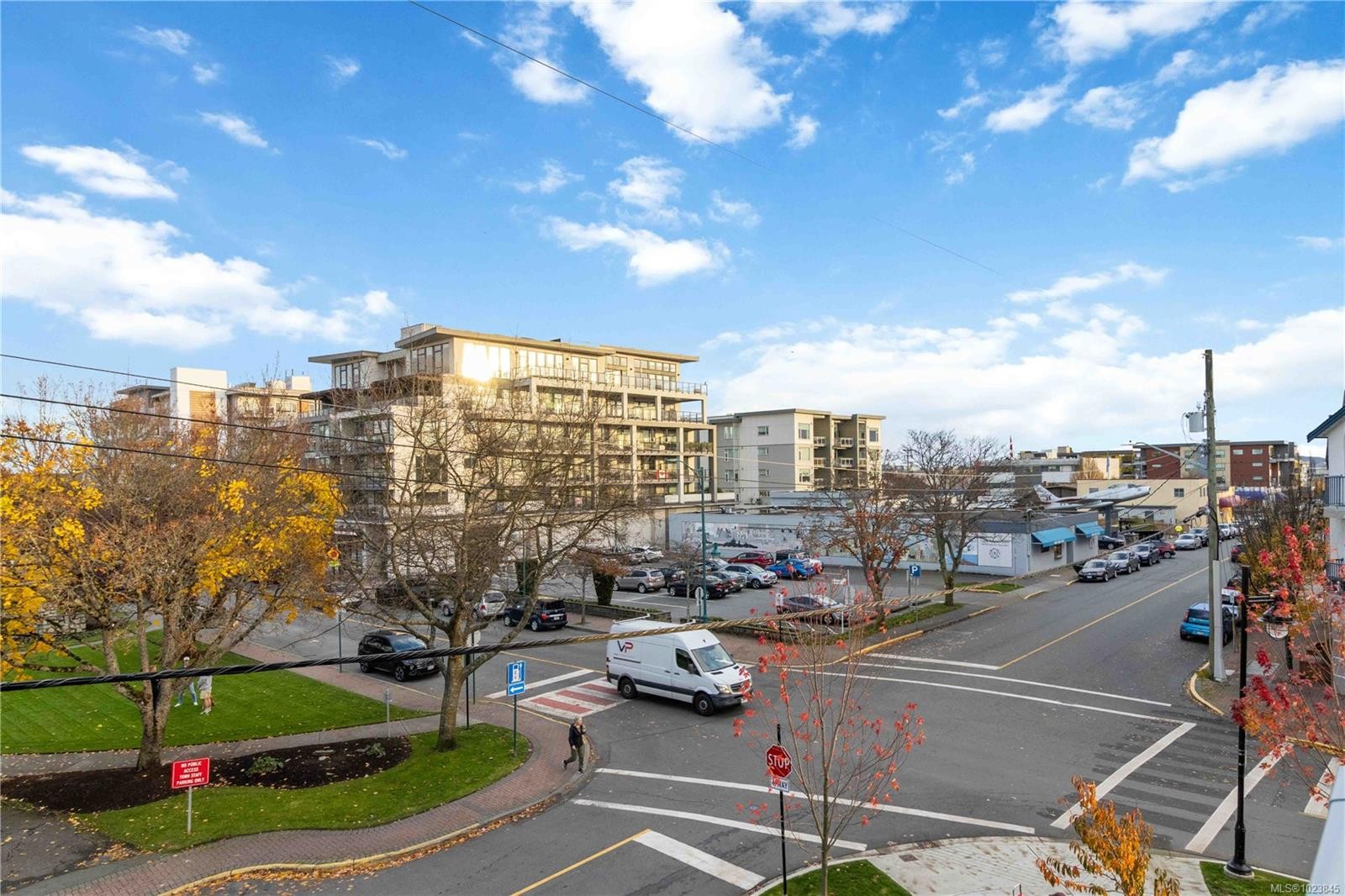 302-9864 Fourth St, Sidney, BC - Outdoor With View