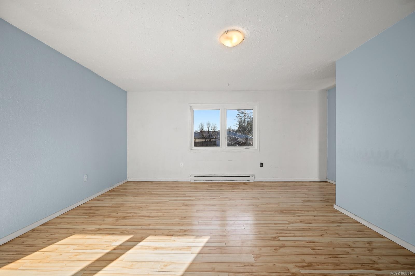 1120 5Th St, Courtenay, BC