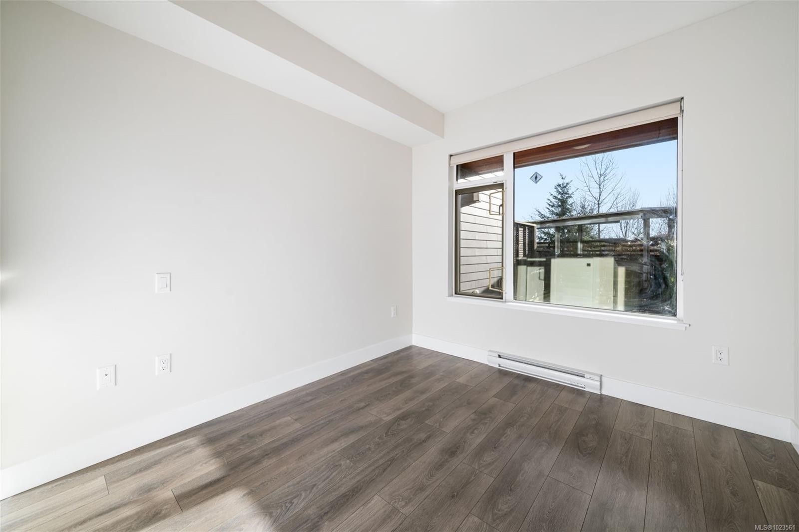 110-3815 Rowland Ave, Saanich, BC - Indoor Photo Showing Other Room