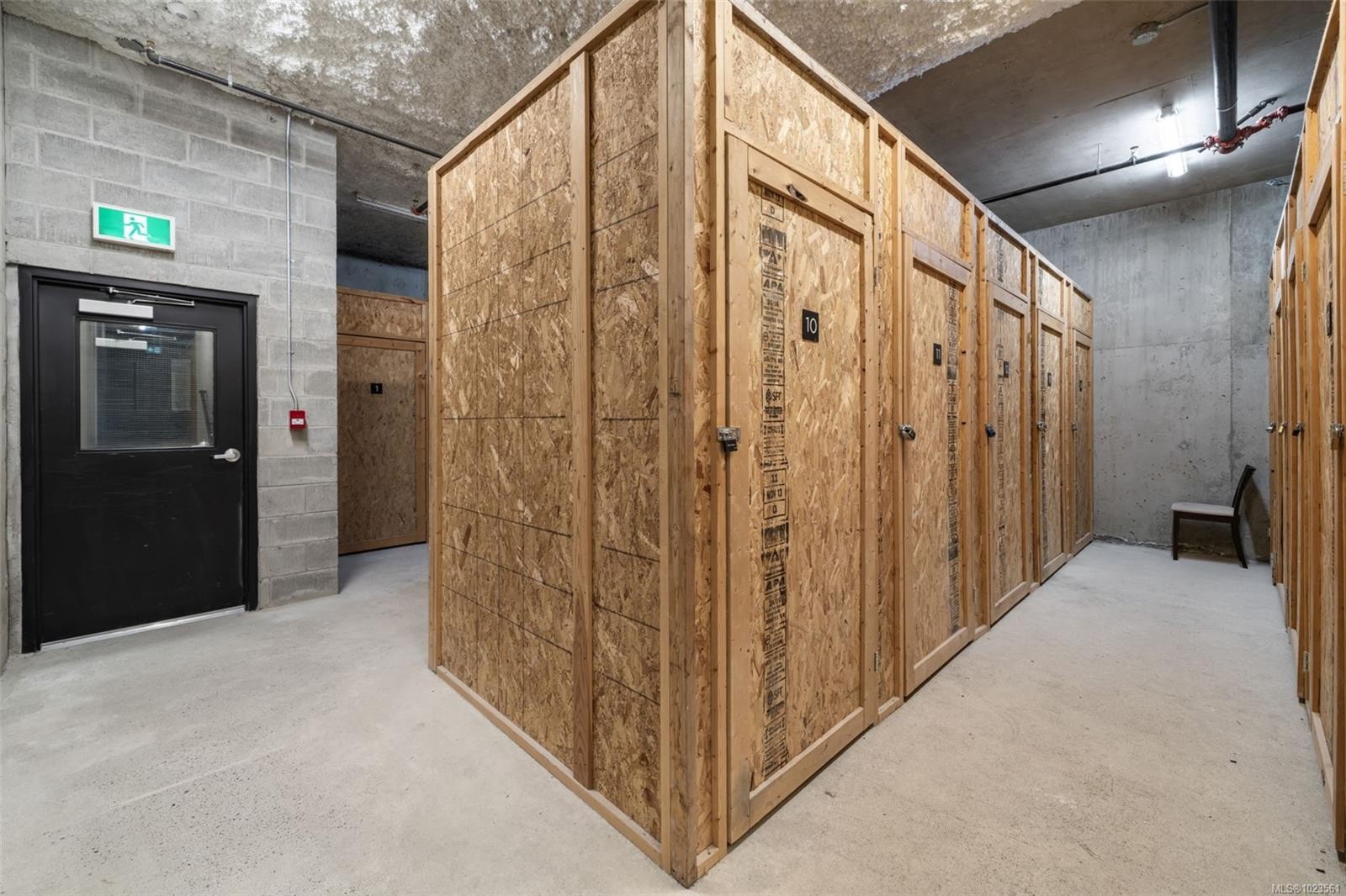 110-3815 Rowland Ave, Saanich, BC - Indoor Photo Showing Other Room