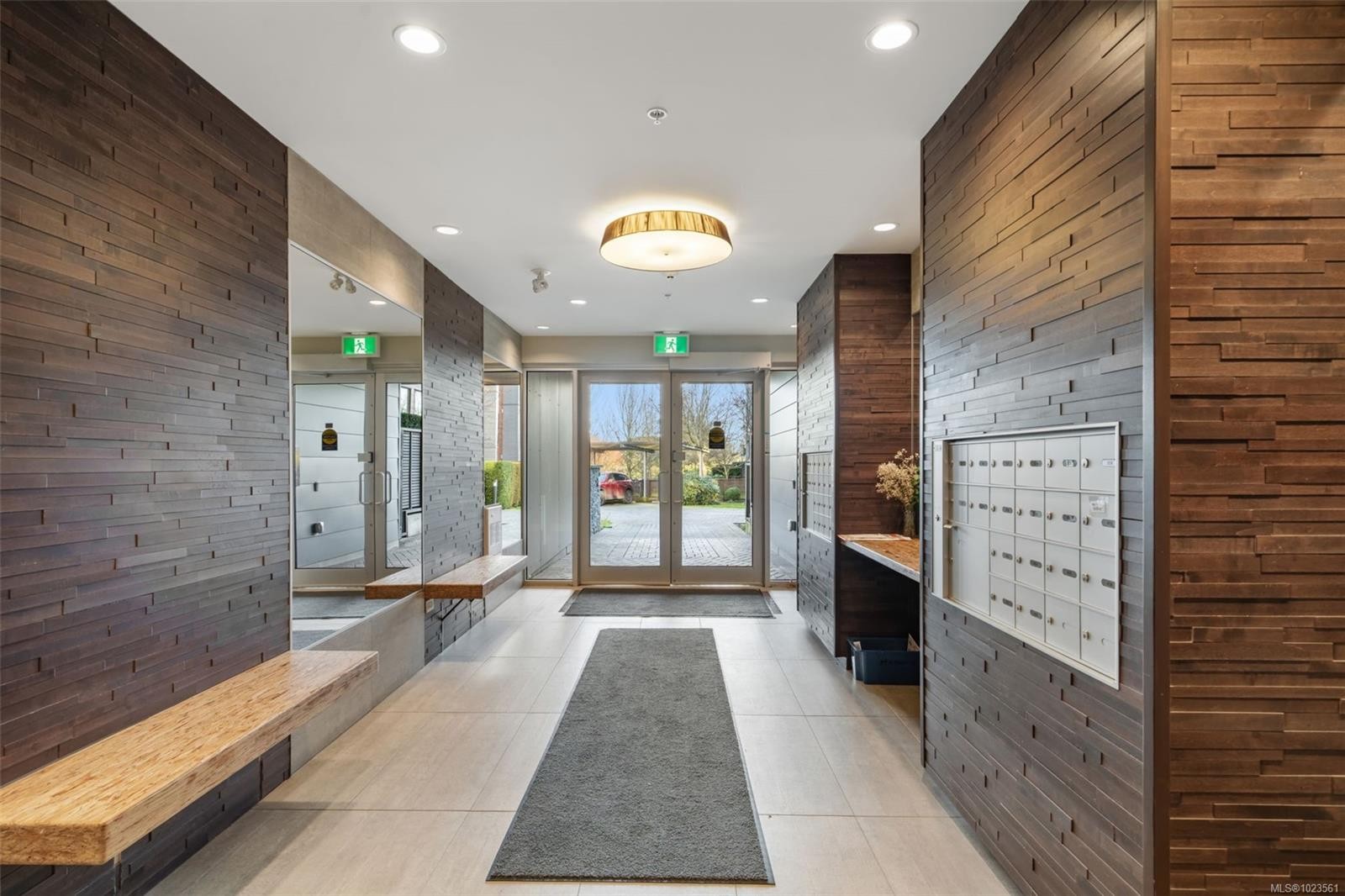 110-3815 Rowland Ave, Saanich, BC - Indoor Photo Showing Other Room